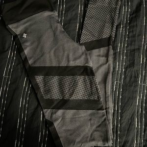 Brand new leggings. Cool design. Comfy. Stretchy. Great for workout!